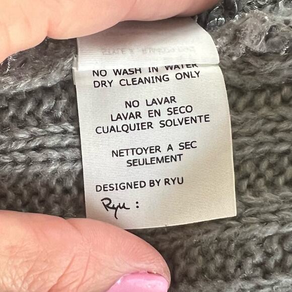 Ryu sweater - Picture 3 of 11